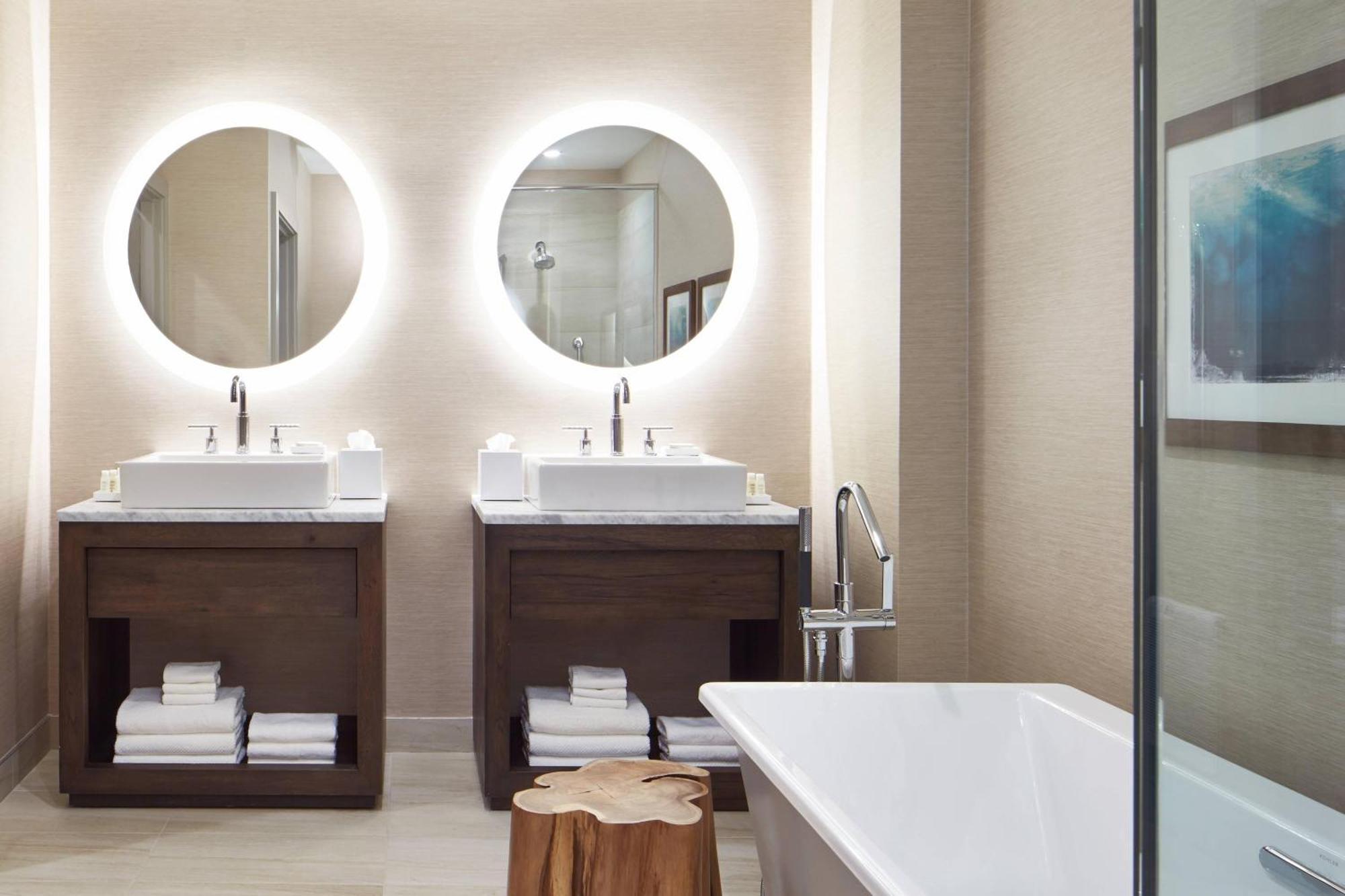 The Del Monte Lodge Renaissance Rochester Hotel & Spa Esterno foto