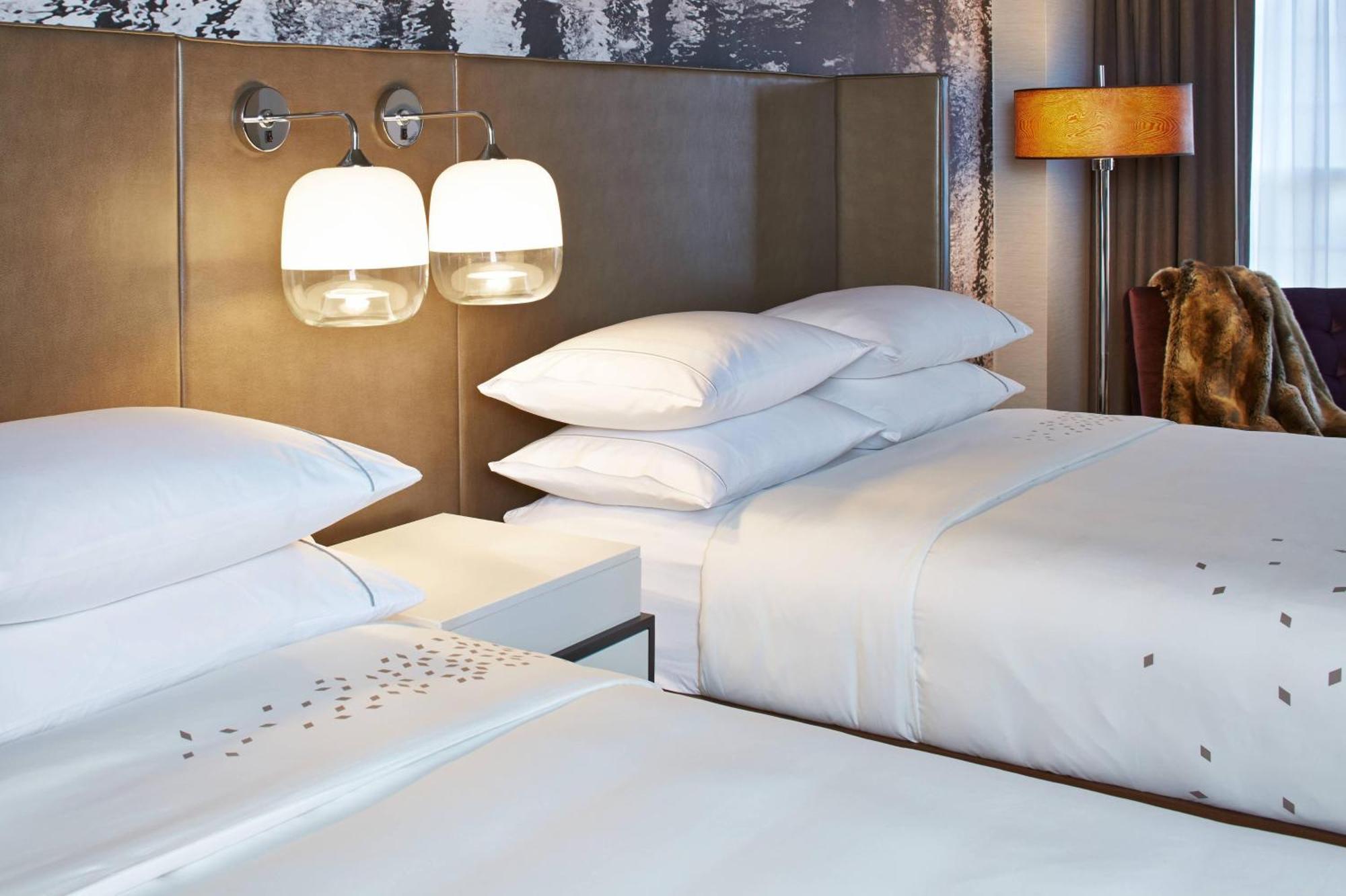 The Del Monte Lodge Renaissance Rochester Hotel & Spa Esterno foto