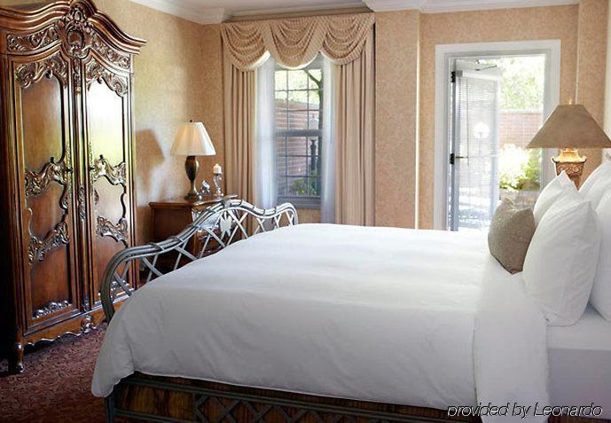The Del Monte Lodge Renaissance Rochester Hotel & Spa Esterno foto