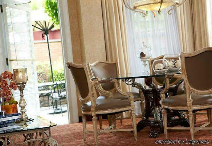 The Del Monte Lodge Renaissance Rochester Hotel & Spa Esterno foto